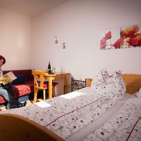 Готель Weingut Familie Krell Mitterretzbach Екстер'єр фото