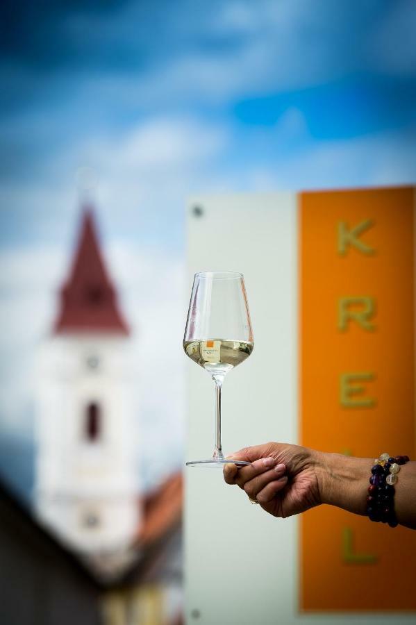Готель Weingut Familie Krell Mitterretzbach Екстер'єр фото